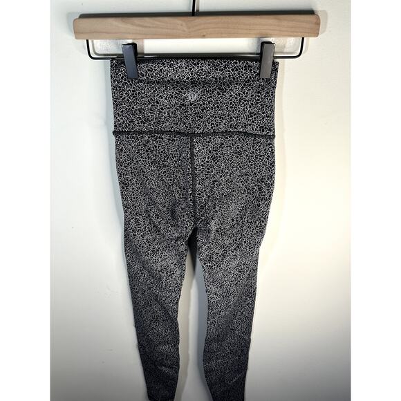 Lululemon Wunder Under Hi-Rise Tight 28" Size 2 Black & White - Picture 3 of 8